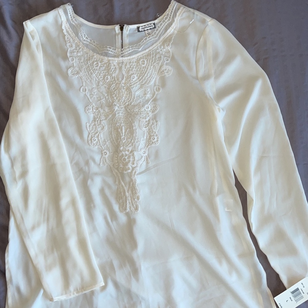 *Brand New With Tags* Large Ivory Long Sleeve